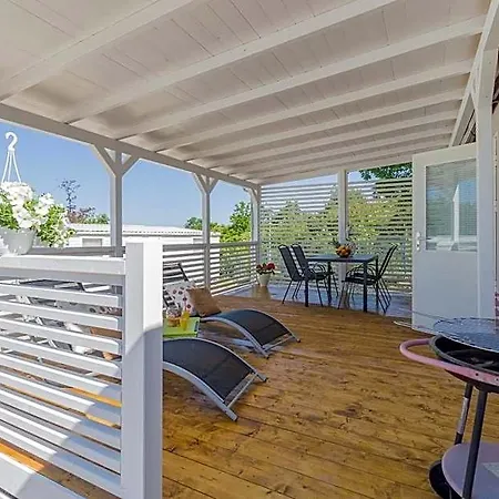 호텔 Zelena Laguna Mobile Homes 브르사르