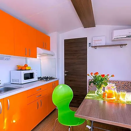 호텔 Zelena Laguna Mobile Homes 4*