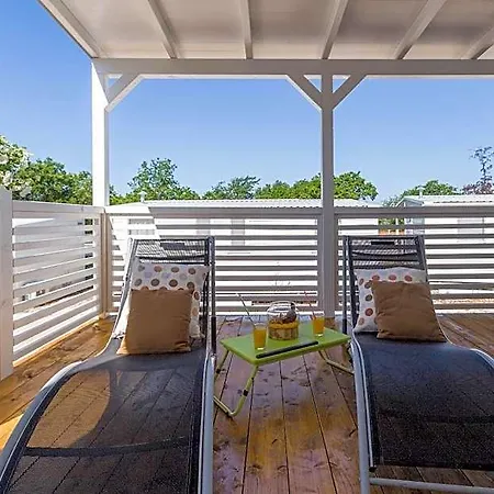 فندق Zelena Laguna Mobile Homes 4*