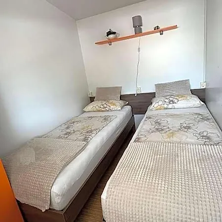 Zelena Laguna Mobile Homes 4* فيرسار