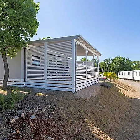 فندق Zelena Laguna Mobile Homes فيرسار