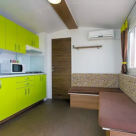 Zelena Laguna Mobile Homes فندق