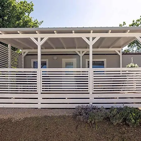 فندق Zelena Laguna Mobile Homes 4*