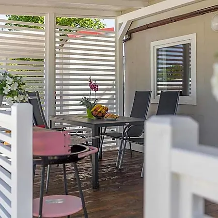Zelena Laguna Mobile Homes 4* فيرسار