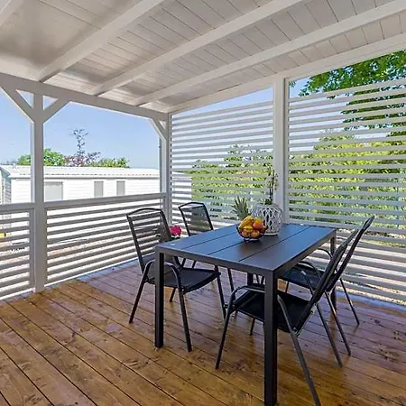 호텔 Zelena Laguna Mobile Homes 브르사르
