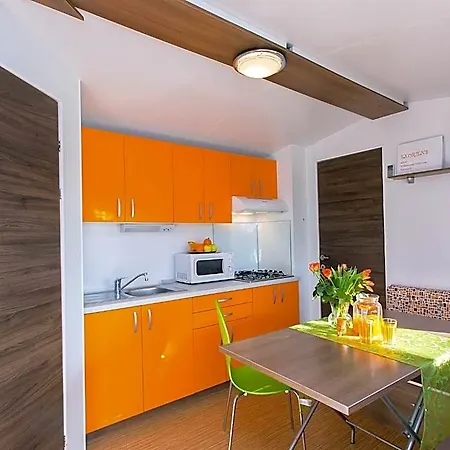 Zelena Laguna Mobile Homes 브르사르